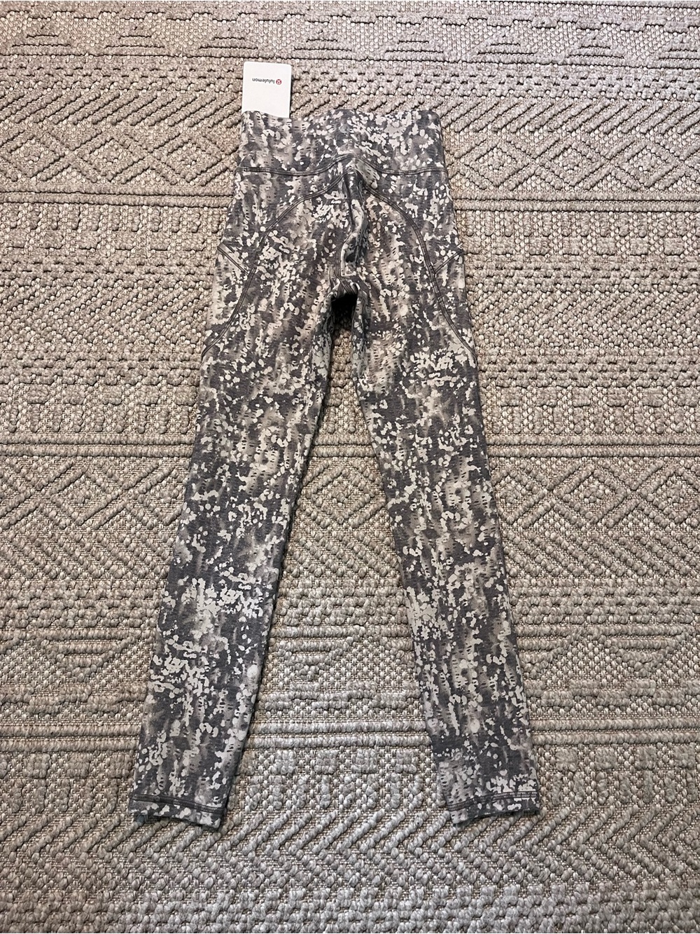 NEW Lululemon Invigorate High-Rise Tights 25” - Picture 5 of 9